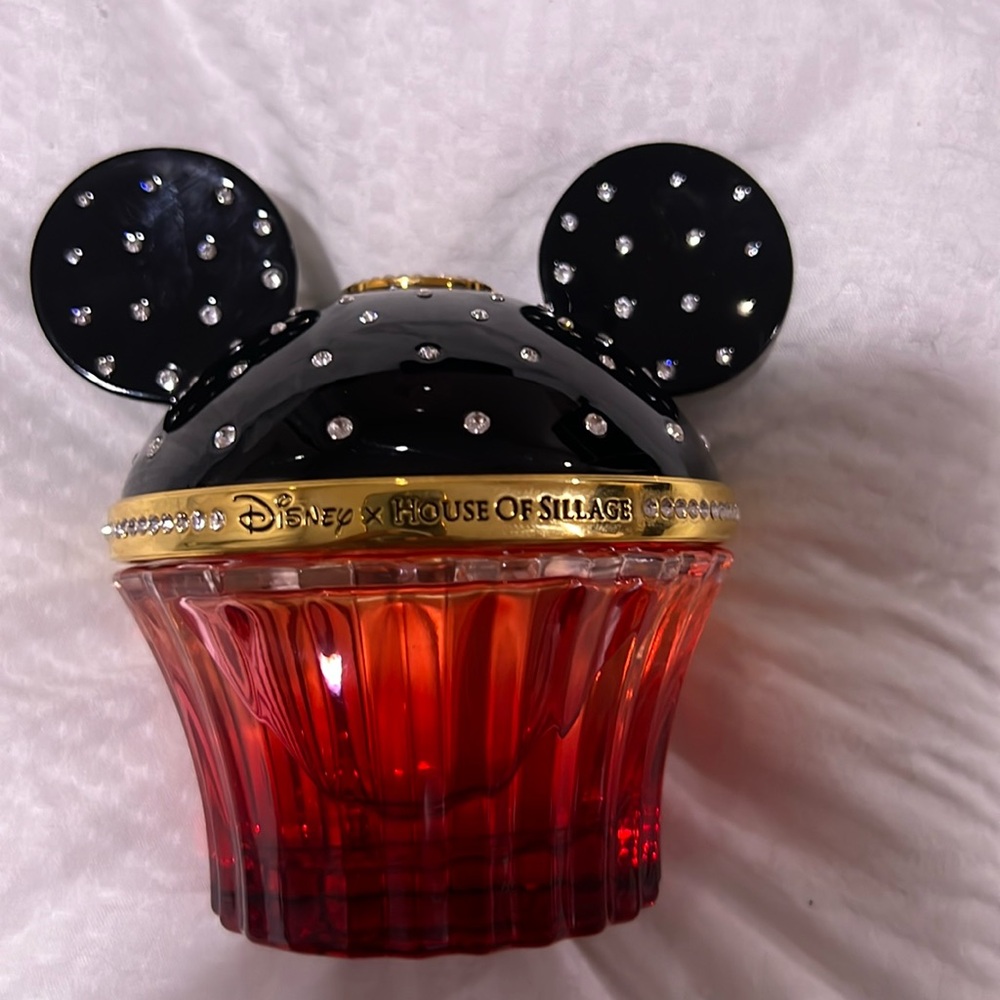 House of Sillage x Disney Mickey Cupcake